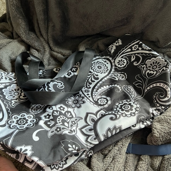 NWOT Large Family Tote - Picture 3 of 3